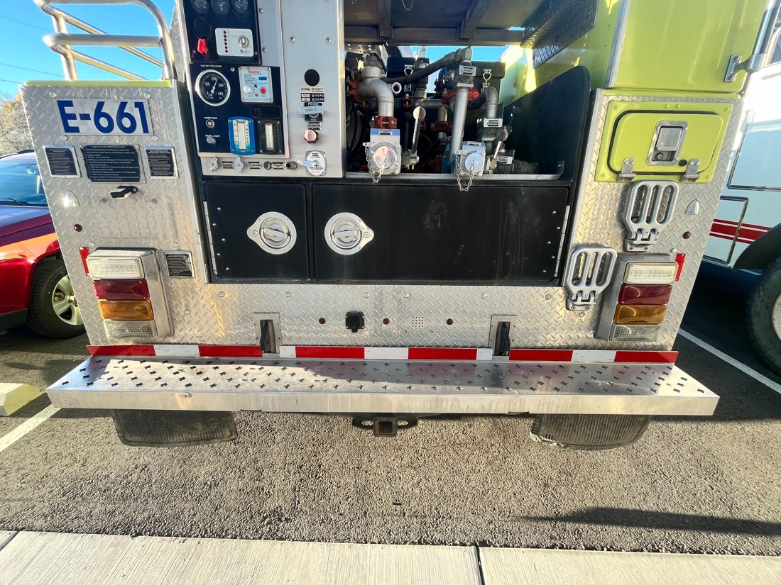 2011 Ford F550 - Image 3